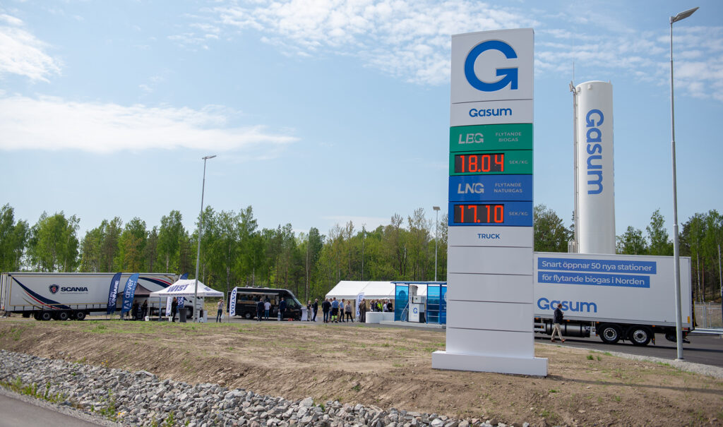 Gasums första tankstation i Sverige invigd - Tidningen Proffs – En RIKTIG  Lastbilstidning