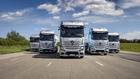 Nu ska fem Mercedes-Benz GenH2 Trucks ut i verkligheten hos kunder. Foto: Daimler Group.