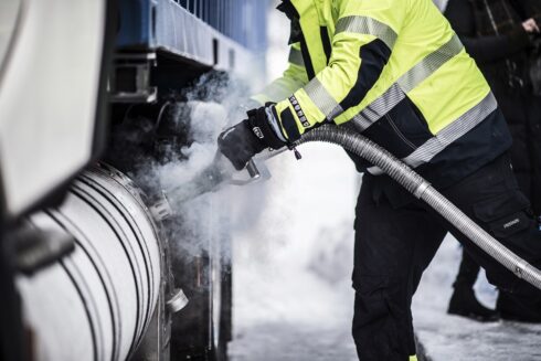  Gasums stationer med både LBG (flytande biogas) och LNG (flytande naturgas) bli tillgängliga för OKQ8:s IDS-kunder redan nu i höst. Foto: Gasum.