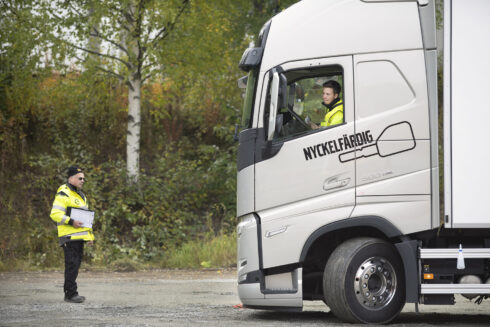 Manöverkörning med lastbil är ett av momenten på kvaltävlingen till Yrkes-SM. Foto: TYA