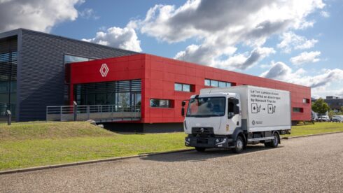 Konvertering billigare än att köpa nyproducerad allastbil, enligt Renault Trucks. Foto: Renault Trucks.