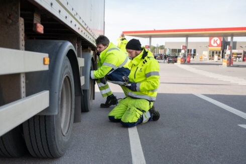     En kontroll av däcken på lastbilar som Euromaster genomfört tillsammans med Circle K visade att det fanns flera brister. Foto: Euromaster.  