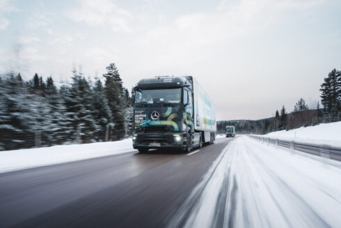 En "cool" Mercedes-Benz eActros. Foto Daimler Trucks.