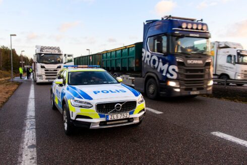 Fordonen på bilden har inget med Polisens sammanställning att göra. Foto: Polisen Stockholm - Trafik / Facebook / genrebild